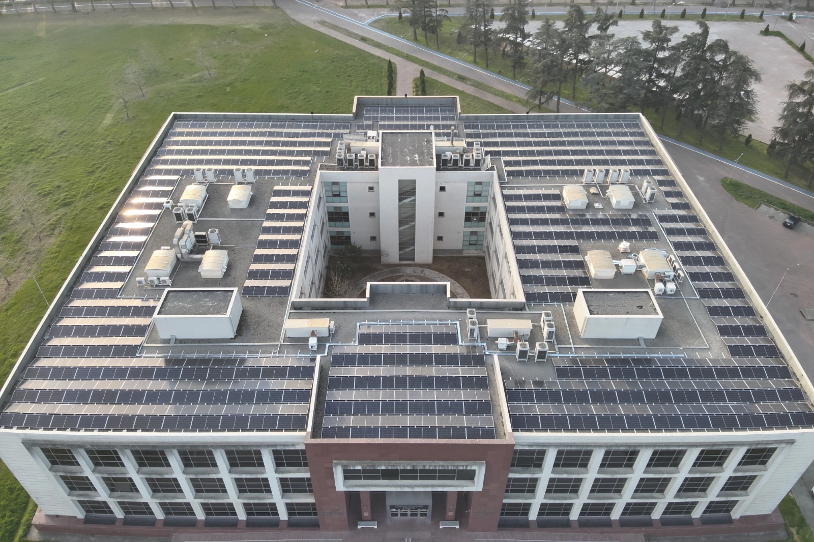 GTÜ’de Sürdürülebilirlik Adımı: Güneş Enerji Santrali Kuruluyor